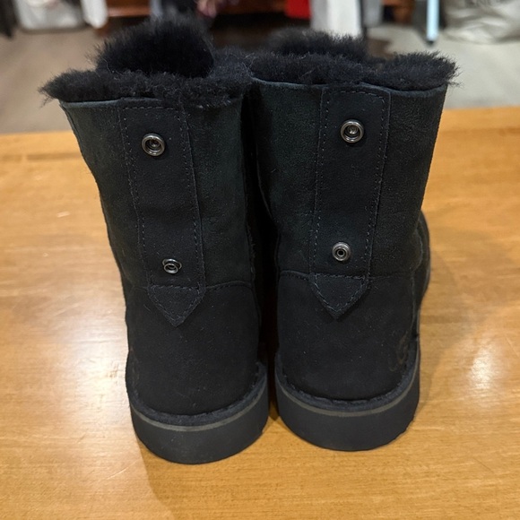 UGG Adirondack III Black Suede Shearling Lace-Up Winter Boots Women’s 6 - Picture 3 of 4